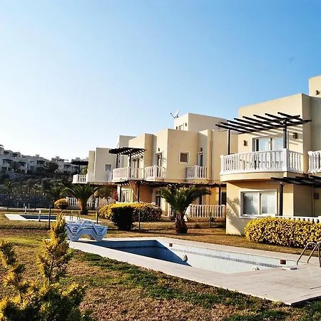 Evoteli Group Turquoise 3+1 Ozel Havuzlu Вилла *