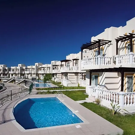 Evoteli Group Turquoise 3+1 Ozel Havuzlu Вилла *